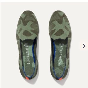 Rothys new in box size 8 loafer